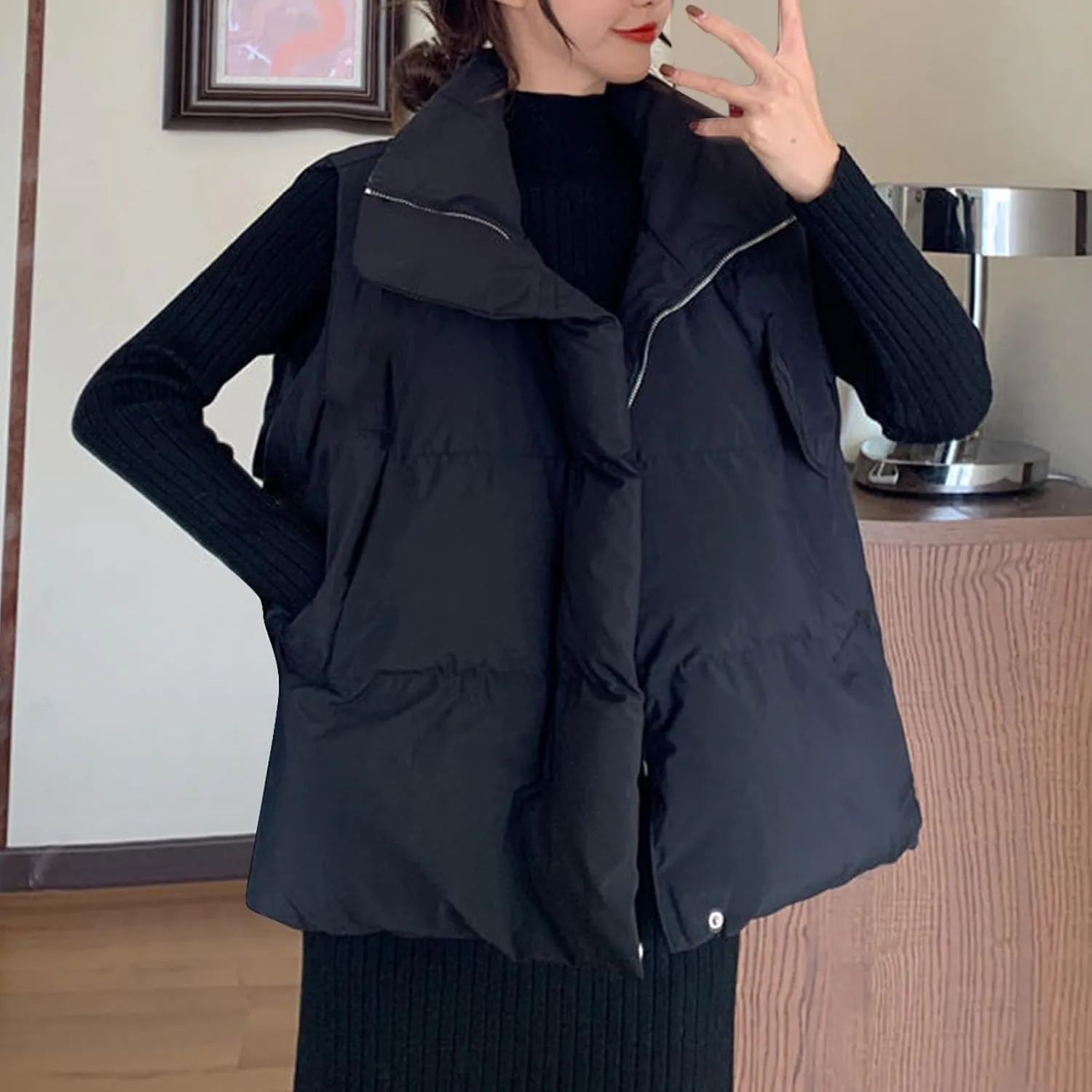 Akklian Women's Quilted Puffer Vest Stand Collar Sleeveless Zip Padded Coat Winter Oversized Gilet Cotton Jacket with Pockets