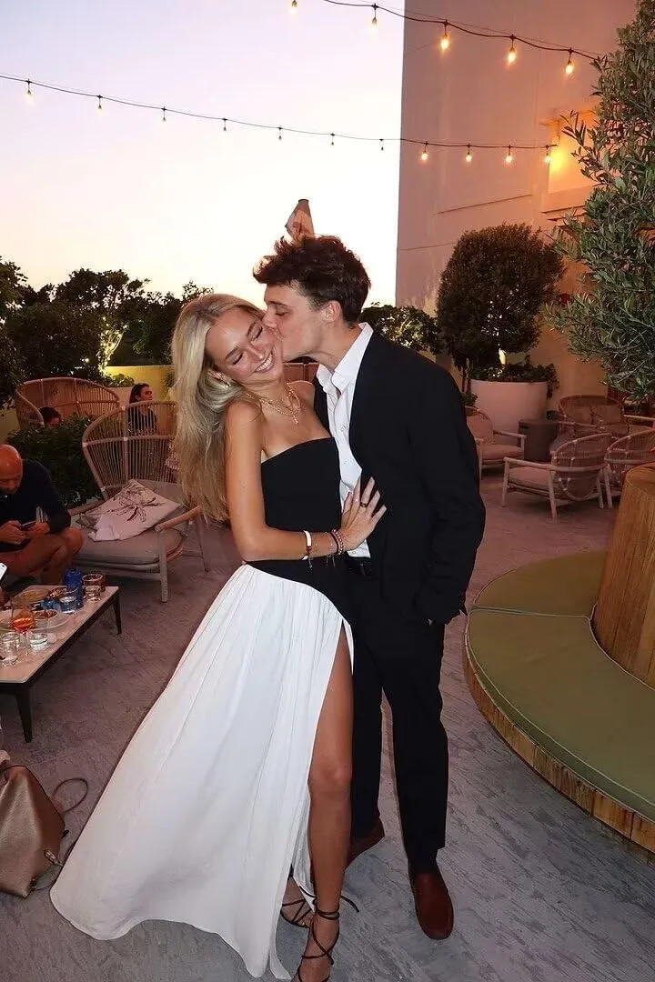 Strapless Bridesmaid Dresses Long with Scarf 2025 Satin Pleated Prom Dress VS190