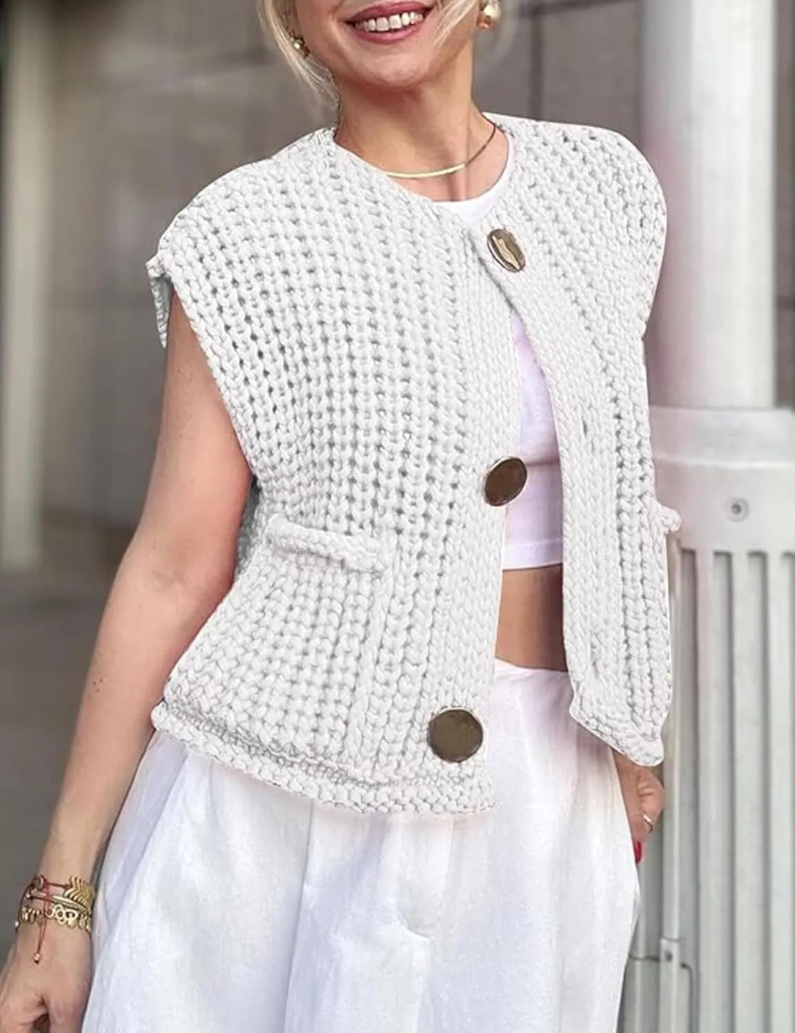Women's Chunky Knit Vest Button Down Casual Sleeveless Cropped Crochet Sweater Cardigan with Pockets