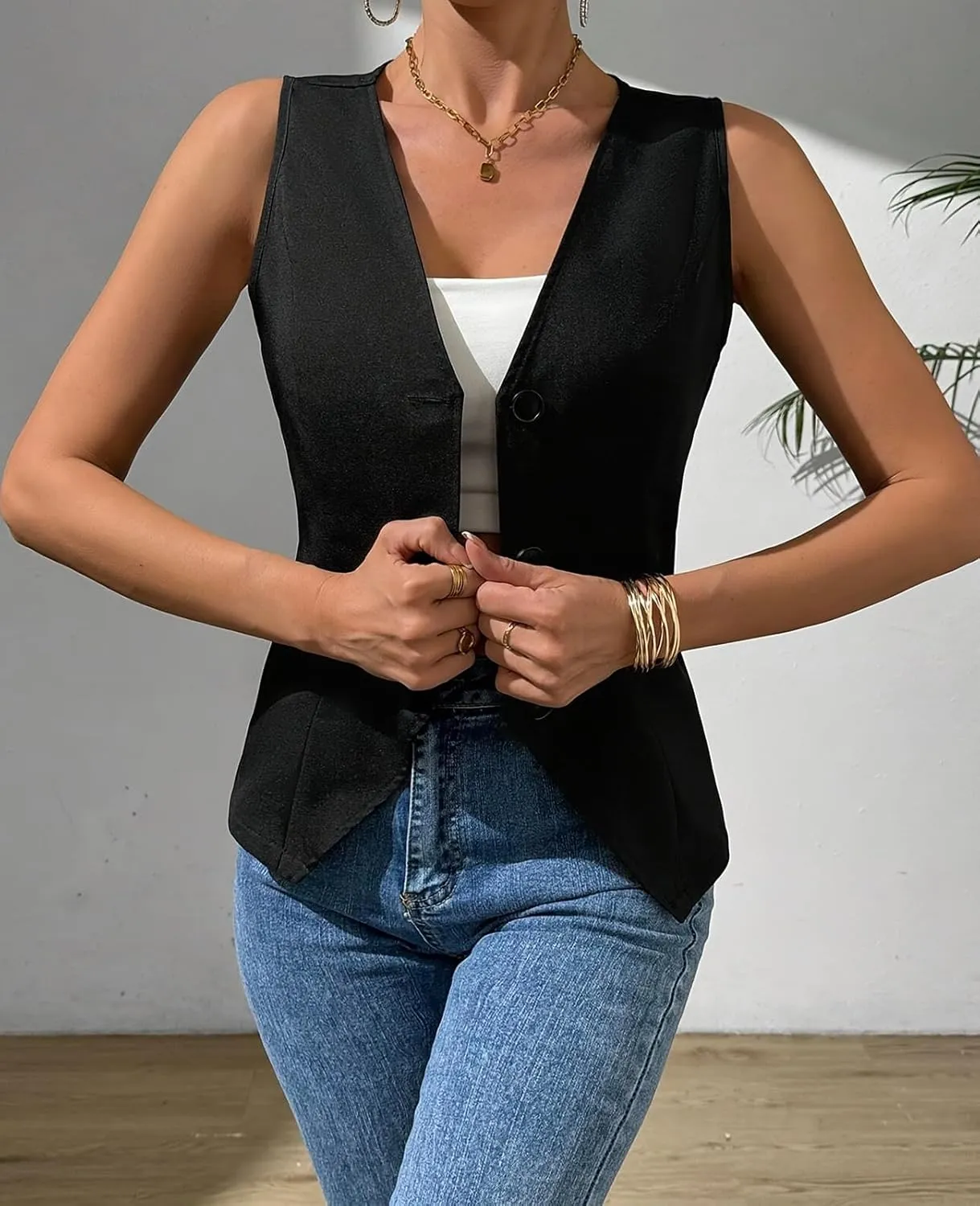 Women's Cropped Suit Vest V Neck 2025 Single Breasted Button Down V Neck Business Casual Dressy Waistcoat Vest Tops